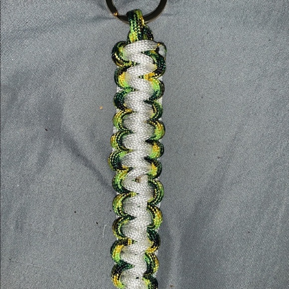 Hello there I’m selling paracord crafts. - Picture 3 of 4